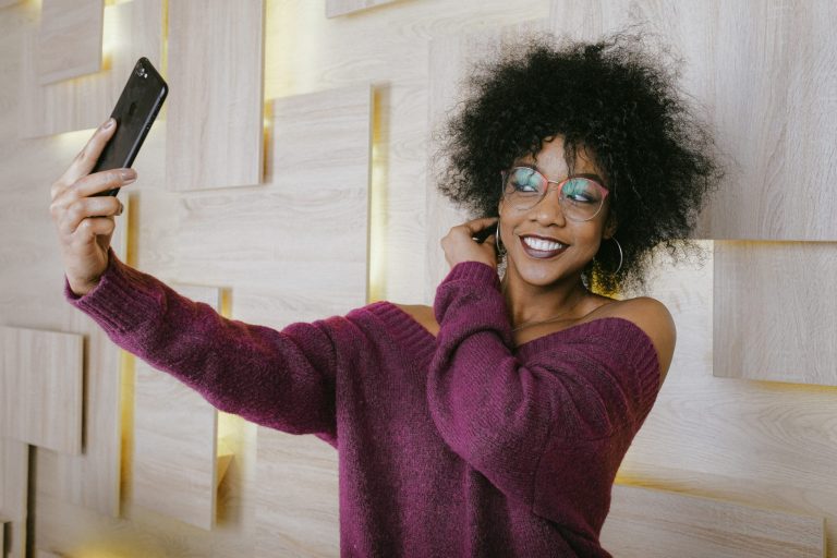 10 Tips For Taking The Perfect Selfie