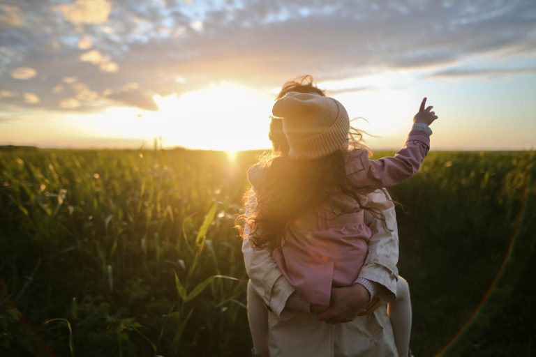 Teach Your Children These 3 Things If You Want Them To Grow Up With Resilient, Loving Hearts