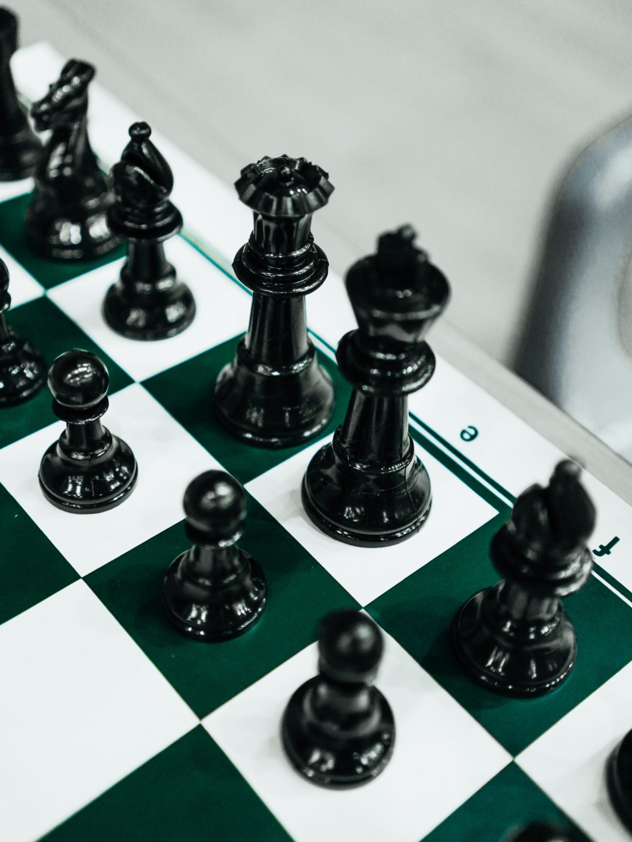 Instead of practicing, this AI mastered chess by reading about it