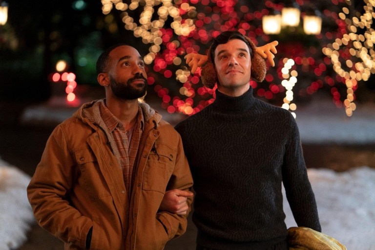 Love Lessons You Can Learn From ‘Single All The Way,’ Netflix’s New Christmas Movie