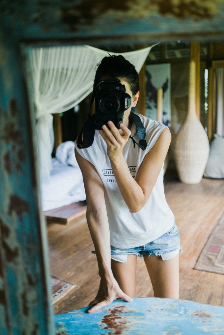 Read This If You Suffer From Selfie-Consciousness