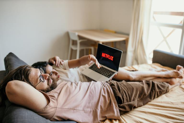 20 Netflix Shows Worth Watching With Your Person