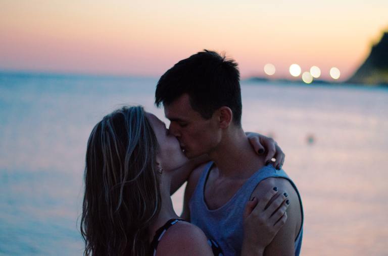 17 Signs Your Relationship Is Toxic, Even Though You Don’t Want To Admit It