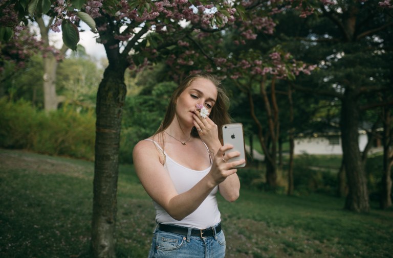 What Your Dating Profile Should Really Say, Based On Your Zodiac Sign