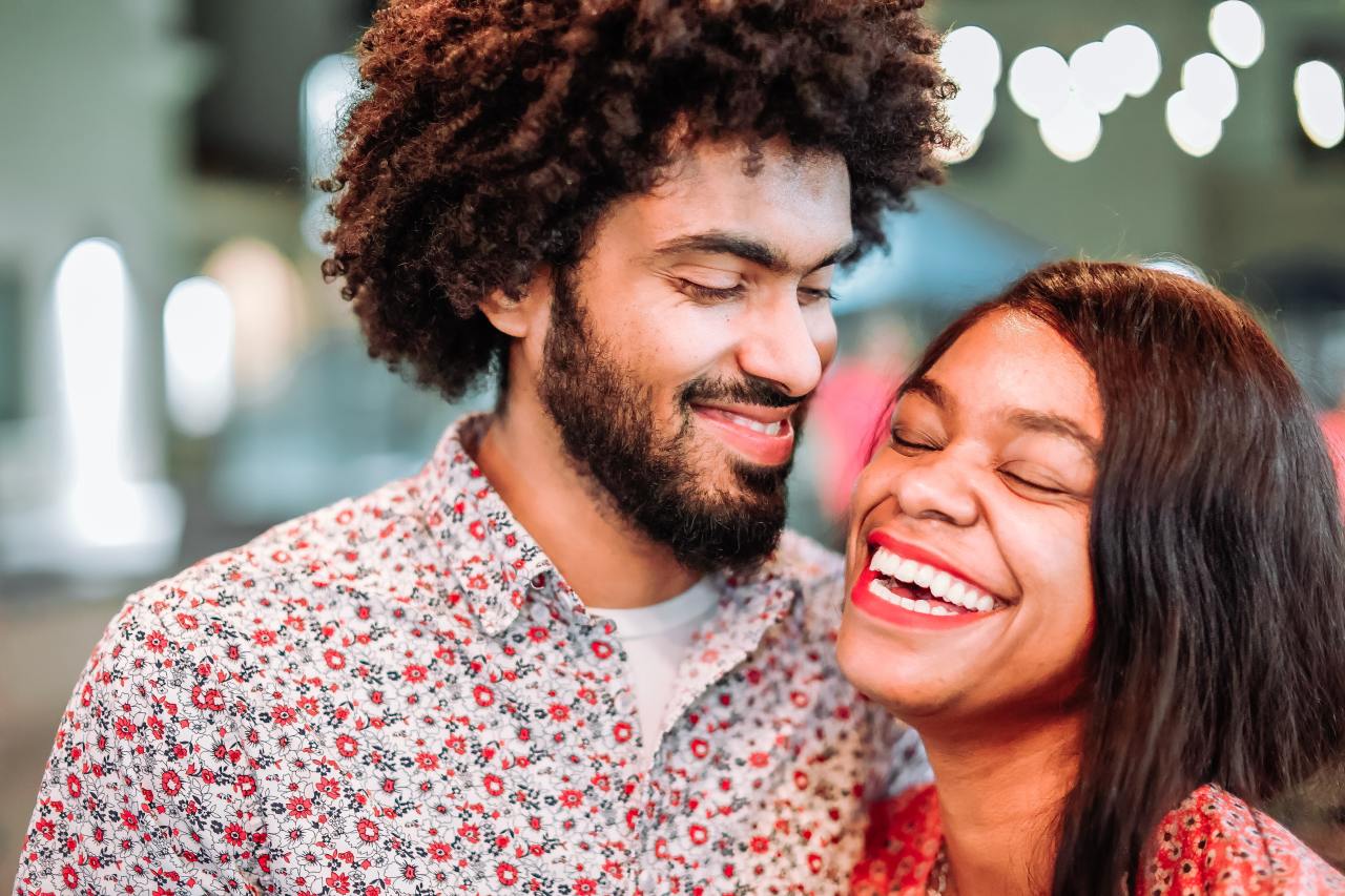 Why People Fall In Love With You At First Sight (In One Sentence)