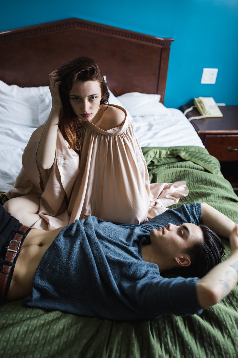 6 Concrete Signs You’re Reliving Old Relationship Patterns (And Need To Heal)
