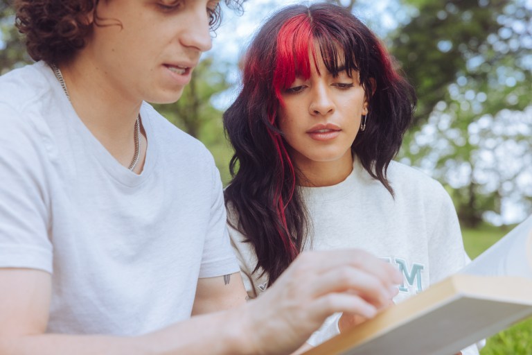 4 Zodiacs Who Prefer Brutally Honest Partners
