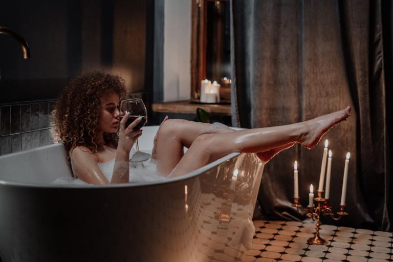 3 Zodiacs That Absolutely THRIVE When Single and Savor Their Solitude