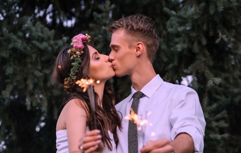 3 Zodiac Signs Who Will Meet Their Twin Flame In 2024