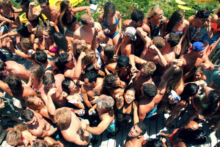 4 Zodiac Signs That Must Limit Their Partying This Spring Break