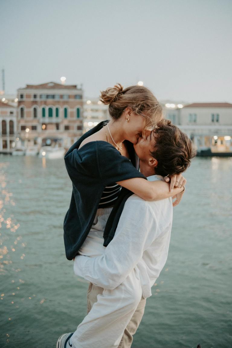 4 Zodiacs Who Struggle With Insecure Attachment In Love