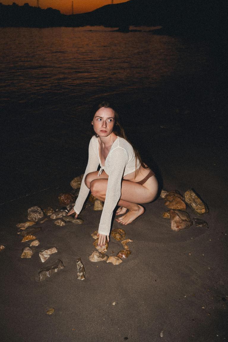 4 Zodiac Signs That Can’t Handle Breakups