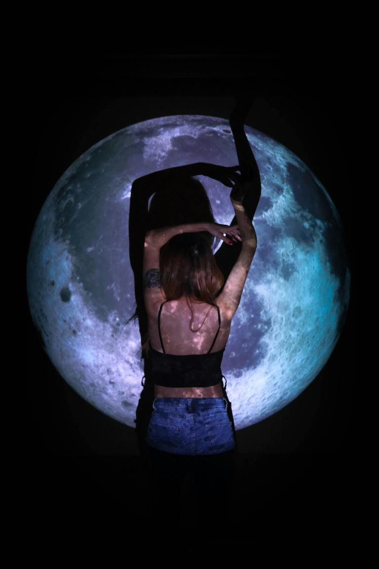 What You Should Release During This Week’s Full Moon (7/21), Based On Your Zodiac + Tarot