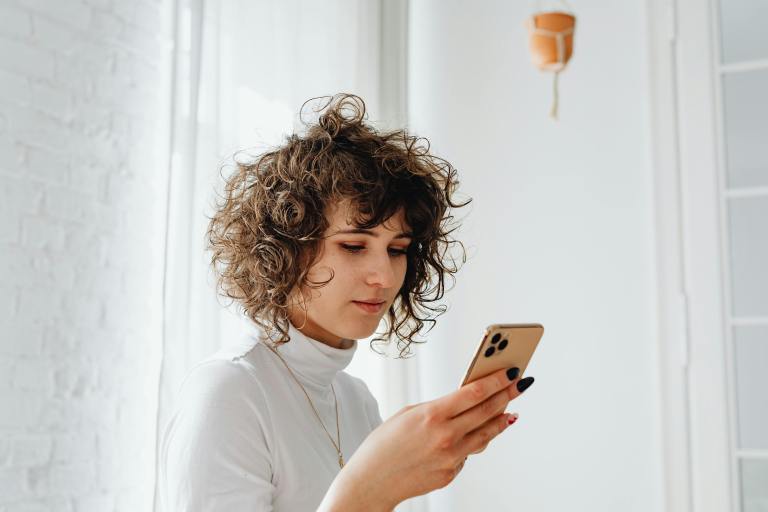 3 Overly Talkative Zodiacs Who Never Respond To Texts