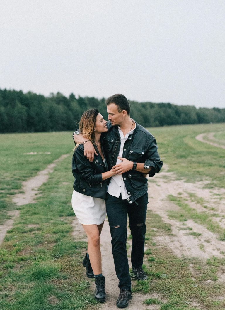 3 Zodiac Couples Who Have The Hardest Time Being Apart From One Another