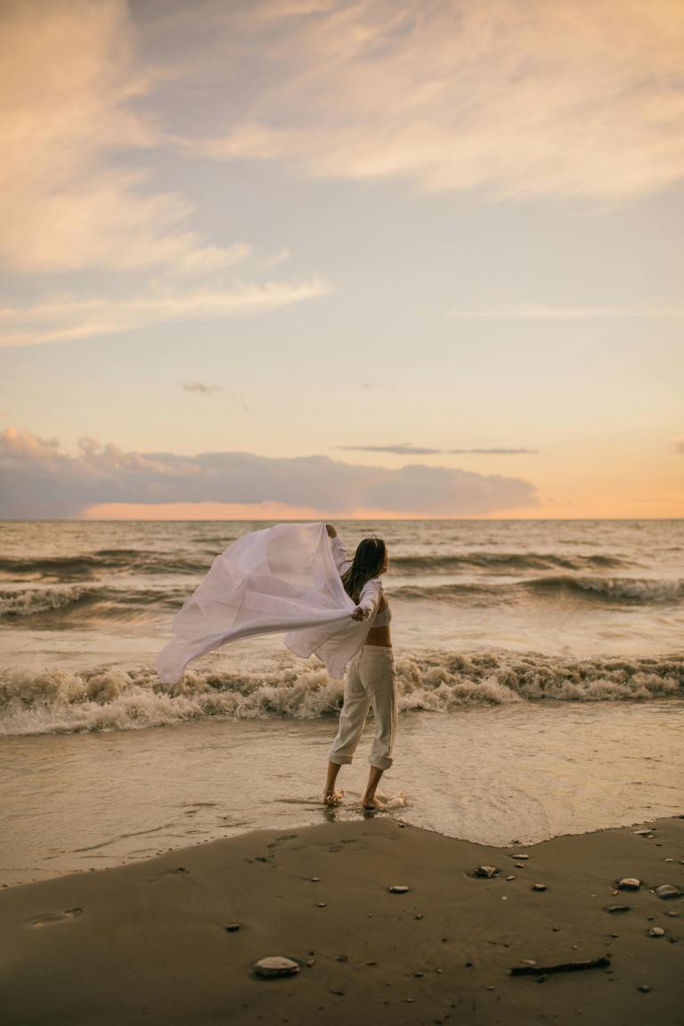 3 Zodiac Signs Who Can’t Help But Manifest Wealth This August