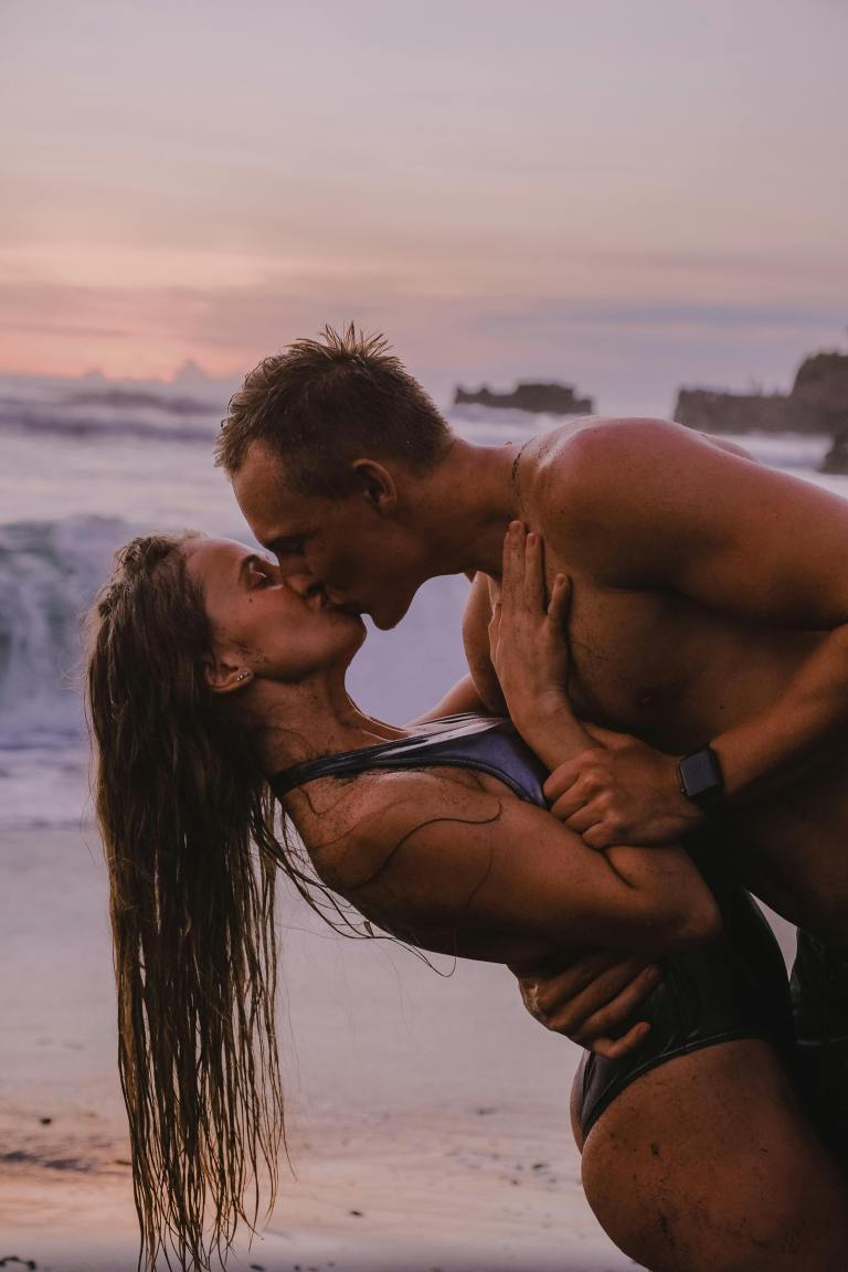 4 Zodiacs Who Are Down For A Good Time (Not A Long Time)
