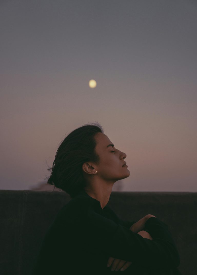What You Should Release During This Week’s Full Moon (8/19), Based On Your Zodiac + Tarot