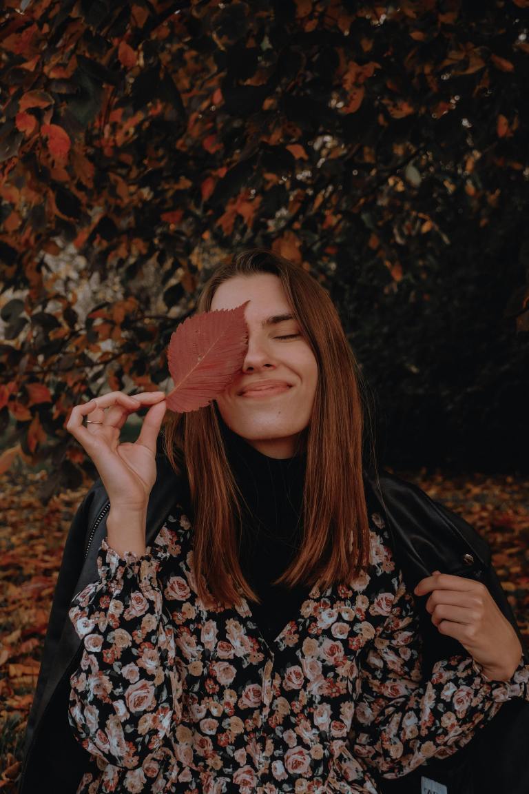 How Each Zodiac Can Romanticize This Fall