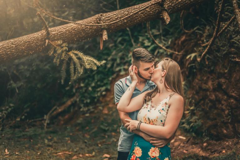 4 Zodiacs Who Are Martyrs In Love