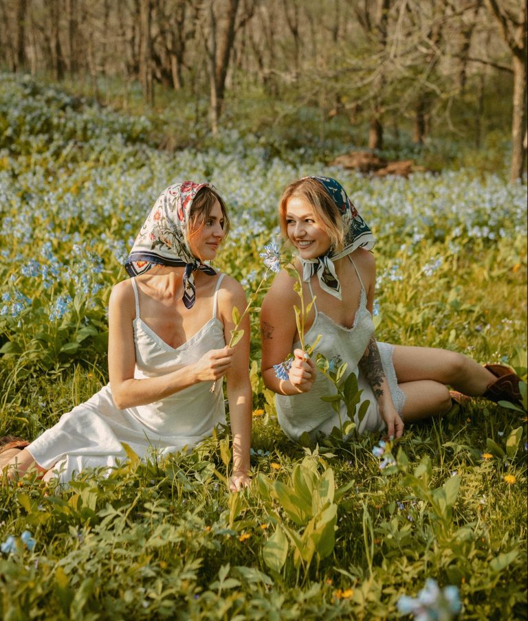 6 Tarot Reading Tips For Finding Friends’ Fate And Fortune