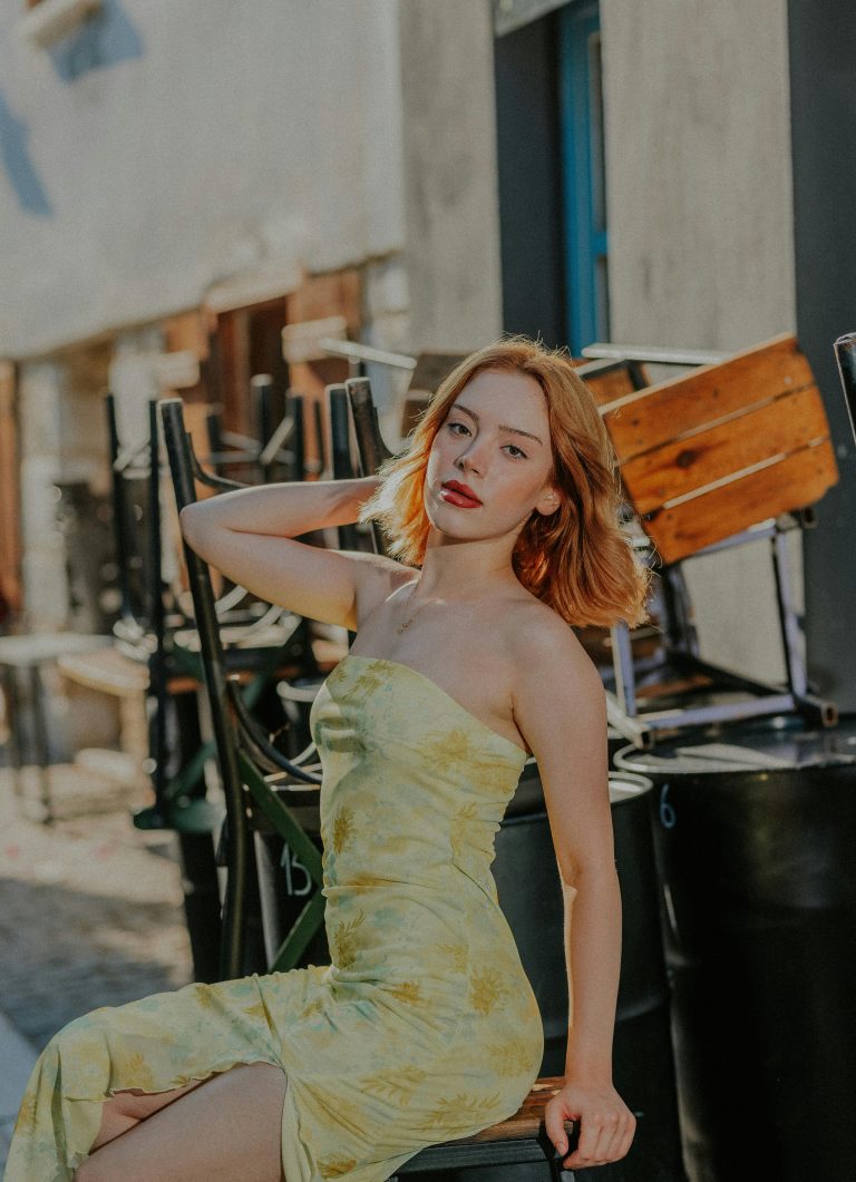 Mercury-Lilith Delivers Femme Fatale Energy to 2 Zodiacs (10/2)
