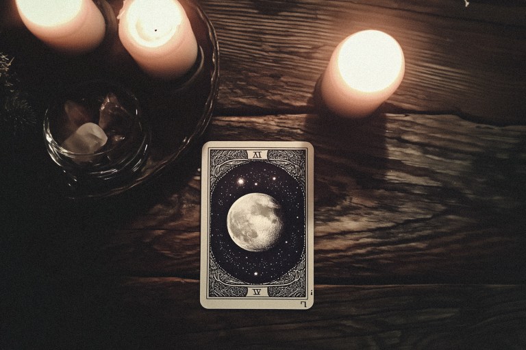 4 Tarot Cards That Appear When Things Are About To Change