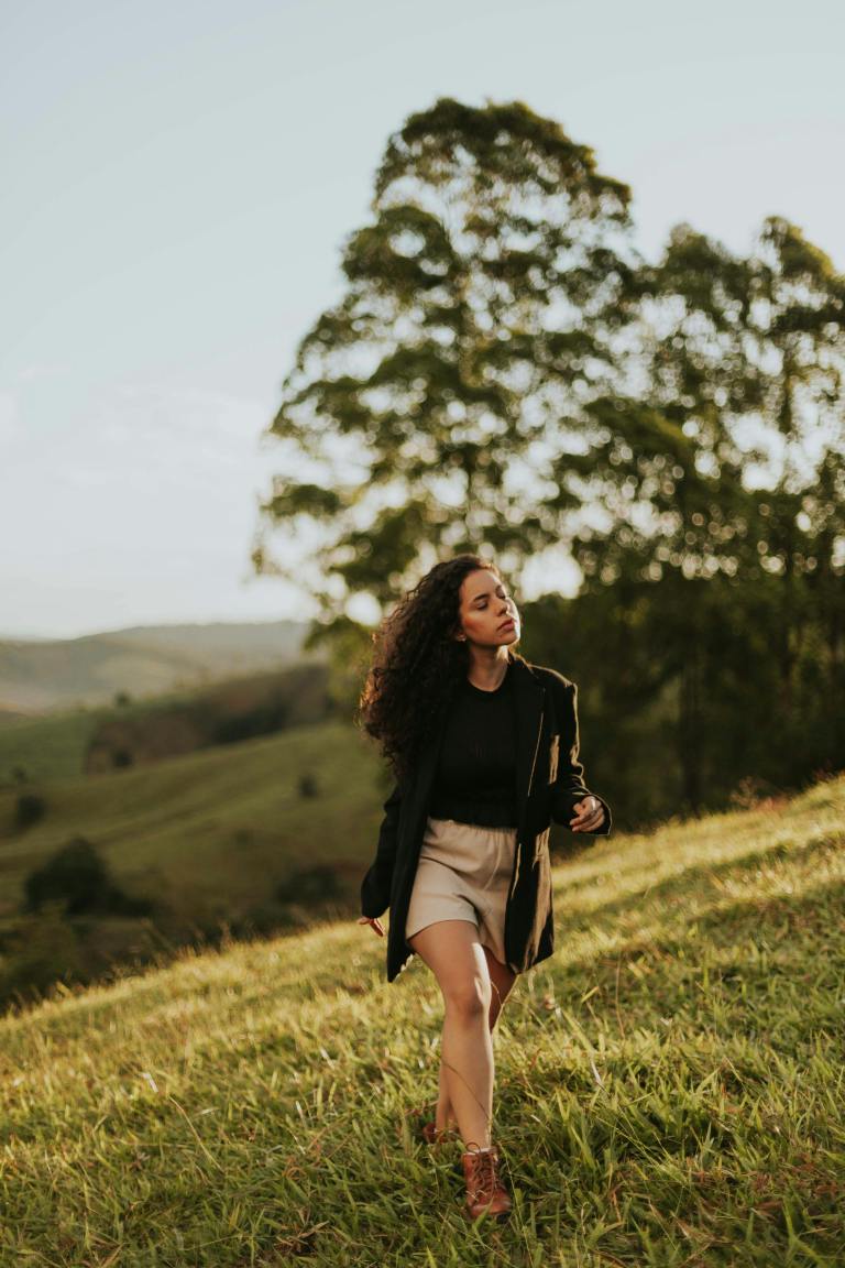 What You Should Release During This Week’s Full Moon, Based On Your Zodiac + Tarot