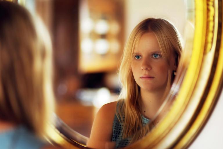 4 Introspective Zodiacs Who Reflect Like Mirrors