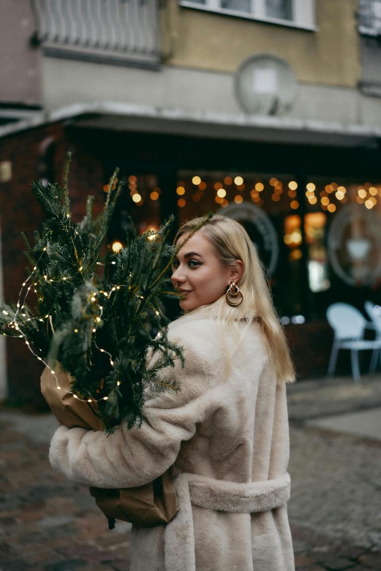 4 Zodiacs That Should Watch Their Holiday Spending