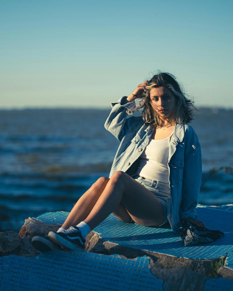 What To Expect During Aquarius Season 2025, According To Your Zodiac + Tarot