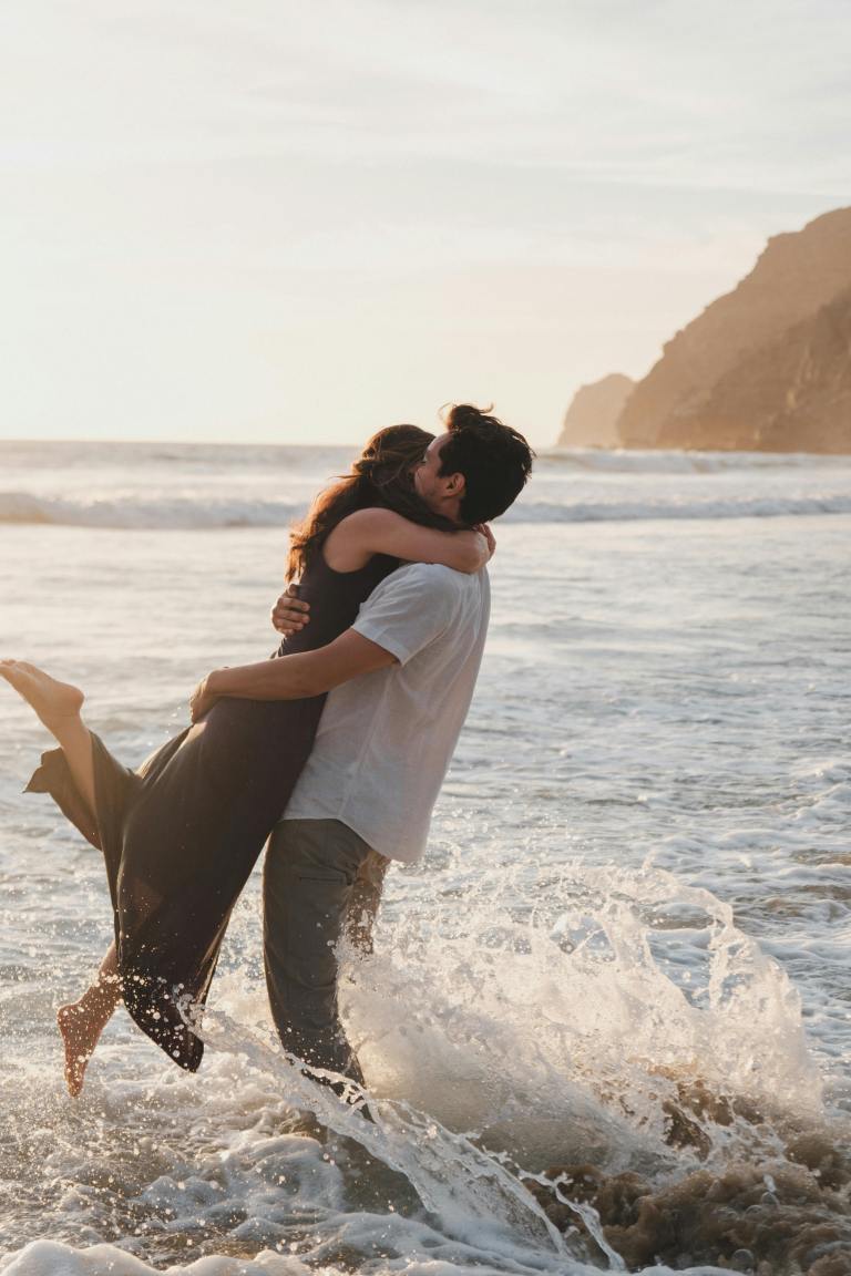 Your Pisces Season Love Forecast, Based On Your Zodiac + Tarot