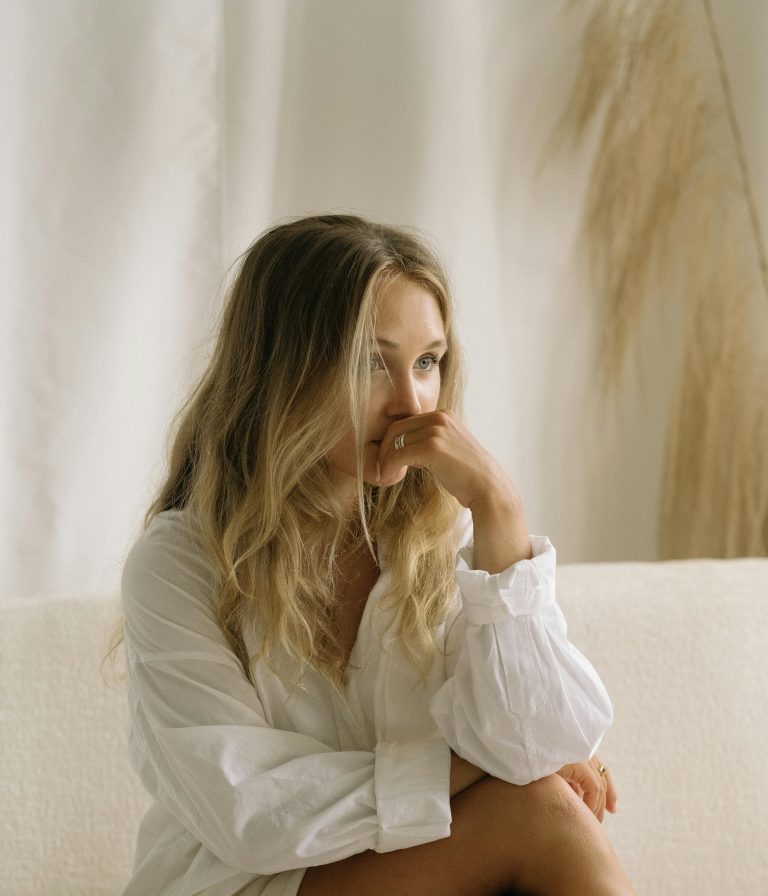 Top 3 Signs You Must Listen To Your Intuition (According To Tarot)