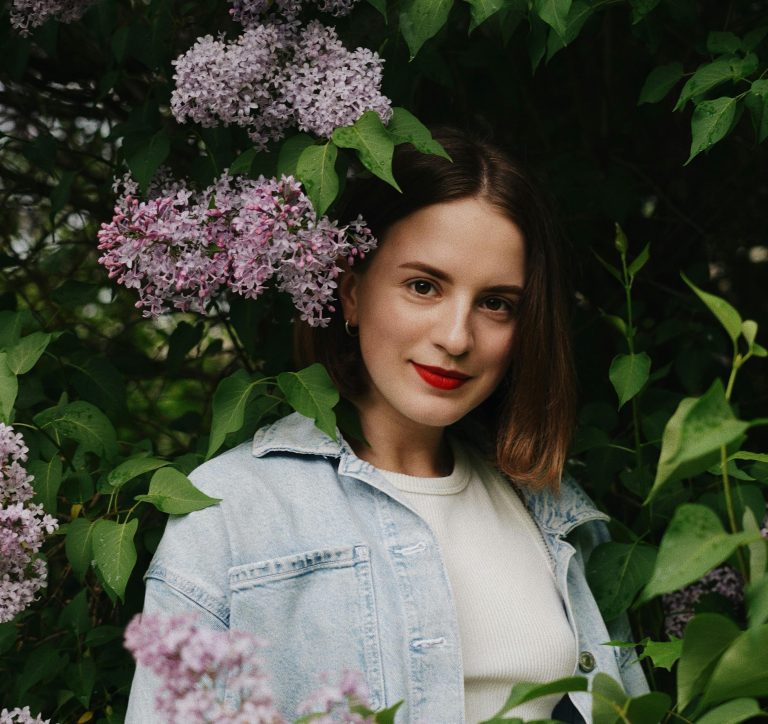 4 Zodiacs Romanticizing Life This Spring (3/20-6/20)