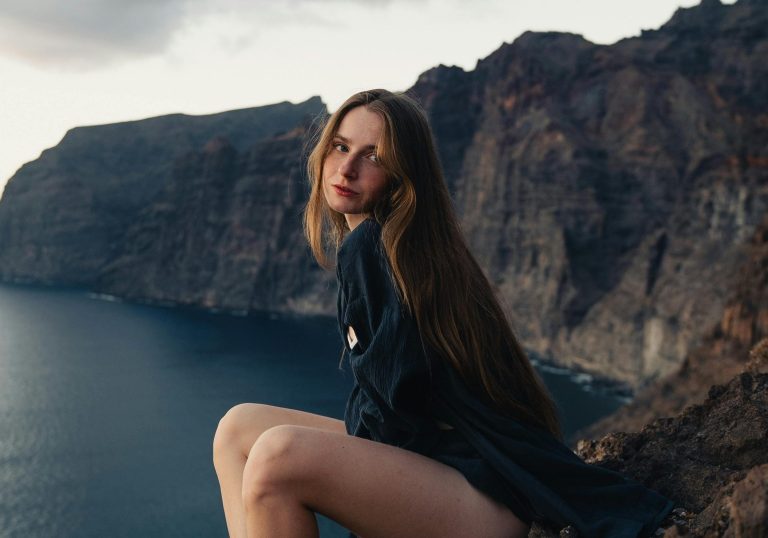 3 Zodiacs Healing Old Wounds During Venus Retrograde In Pisces (3/27-4/12)
