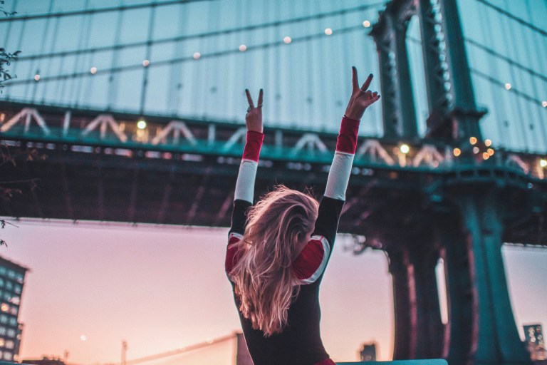 4 Zodiacs That Will Outsmart The Competition In Late May (When Mercury Trines Pluto)
