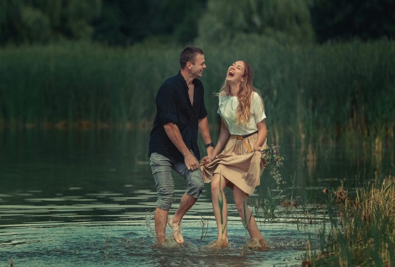 3 Zodiacs About To Get Swept Off Their Feet (+ Tarot Advice On Enjoying It Entirely)