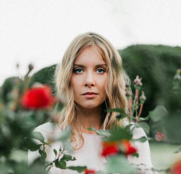 Tarot Advice For Each Zodiac Sign On Embracing Optimism & Hope