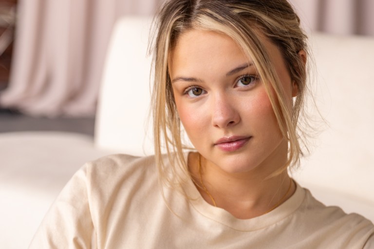 4 Zodiac Signs That Over-Idealize Love