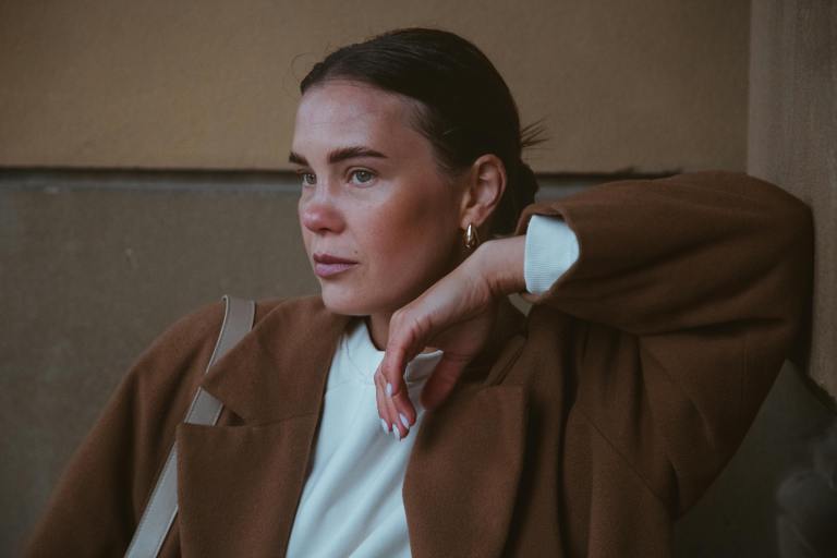6 Signs You’re Being Called Towards A Life Change (According To Tarot)
