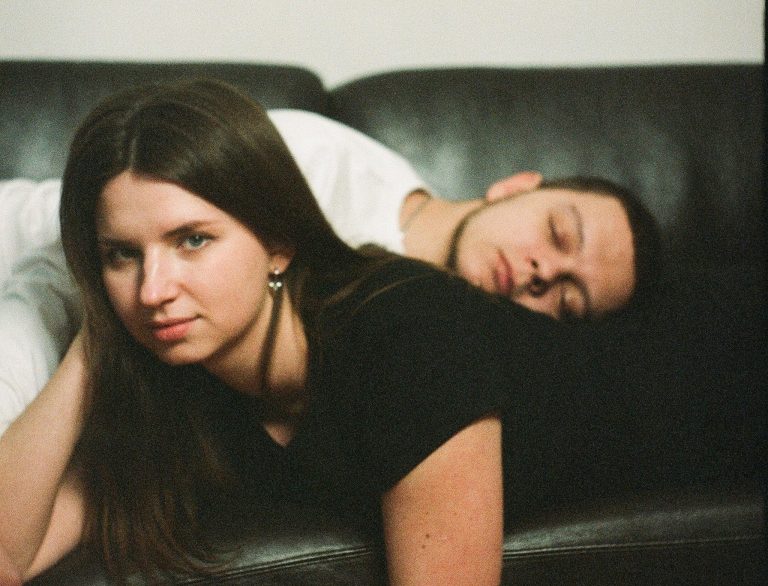 Top 3 Signs You’re Stuck In A Dead End Romance (According To Tarot)
