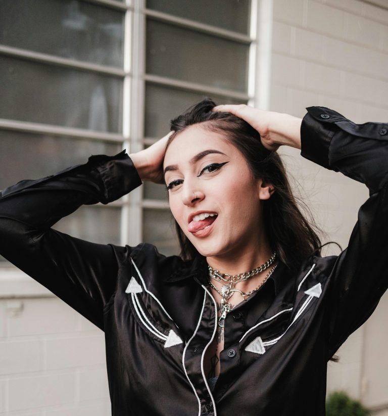 3 Super Sarcastic Zodiac Signs