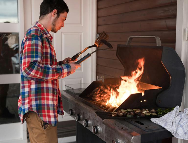 These Zodiac Dads Deserve A Hearty Steak + Relaxing Massage This Father’s Day (6/15)