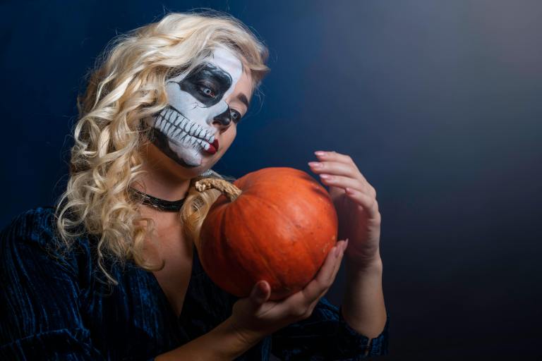 3 Zodiacs Already Looking Forward To Halloween On July 4th