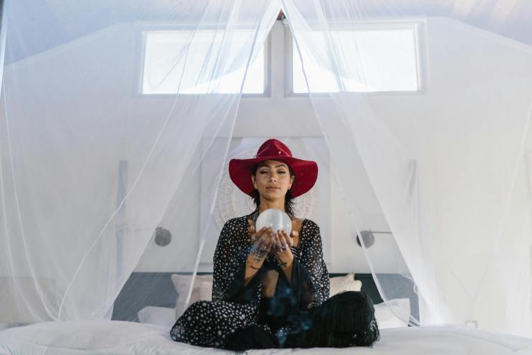 3 Zodiacs Who Should Trust Their Intuition This Week (Thanks To The Sun Conjunct Jupiter)