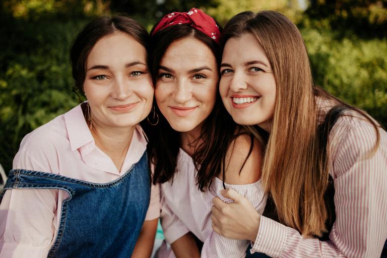 6 Zodiacs Who Manifested Their Best Friends
