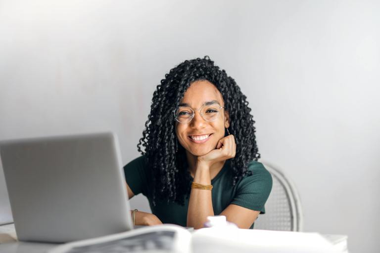3 Zodiacs With Amazing Work Ethic (& 3 Zodiacs Who Need Better Focus)