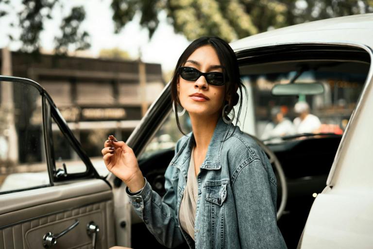 4 Zodiac Signs Who Are Popular Without Even Trying