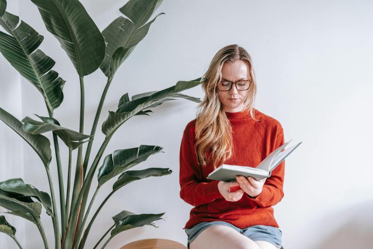 4 Zodiacs Blocking Their True Potential (+ Tarot Advice On Breaking Free)