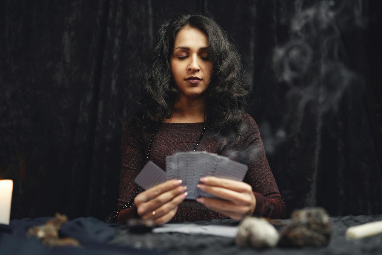 3 Signs It’s Time To Stop Self-Sabotaging And Trust Your Intuition (According To Tarot)